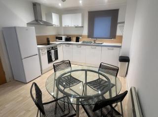 City Centre Apartment - 4