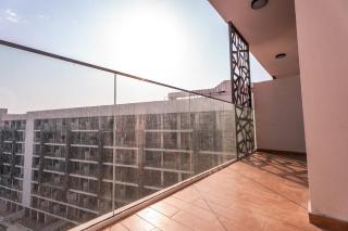 Modern 1BHK Near AUH Airport For 3 Guests - 5