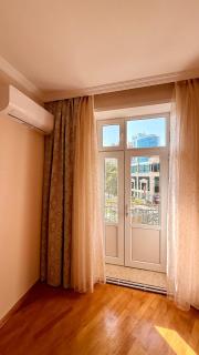 Stylish Stay Overlooking Fountain Square - 6