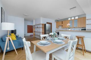 Kazimierza Wielkiego 2-Bedroom Apartment with Parking by Noclegi Renters - 6