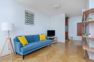 Kazimierza Wielkiego 2-Bedroom Apartment with Parking by Noclegi Renters - 4