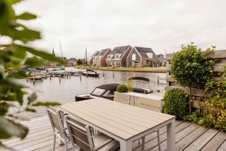 Semi-Detached Harbour House in Heeg for 6 Guests with Private Dock & Inner Harbour Views - 9