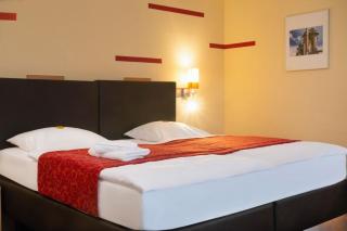 Hotel NeuHaus - 9