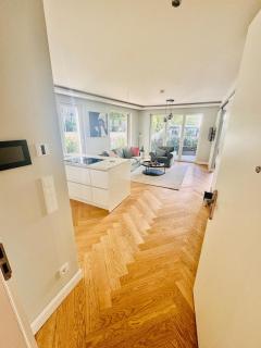 Stylish New Apt for your family and friends - 8