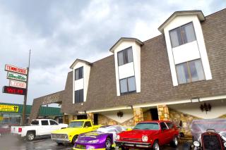 Tennessee Mountain Lodge Riverside by OYO - Pigeon Forge - 8