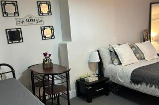 2 Bedroom Apartment - City View Wifi - London - 5