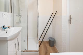 Manufaktura Comfort Stay Apartment by BookingHost - 9