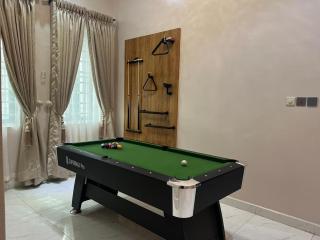 Spacious 4BR Luxury Apt, Netflix, Solar, Fast WiFi - 5
