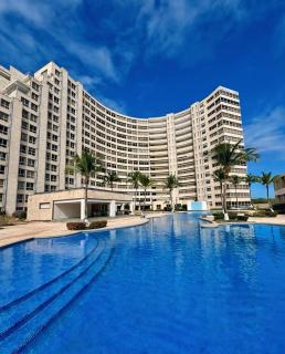 beachfront apartment with pool in Porlamar - 8