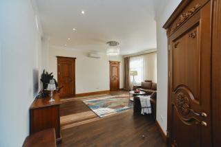 Balcony View on Alexandru cel Bun - Massive Living & SofaBed - AC & Bean-Coffee Bar - GrandStay - 3