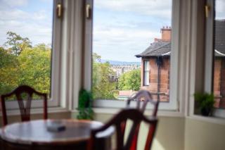 Elegant Victorian Apartment in Glasgow's West End - 6