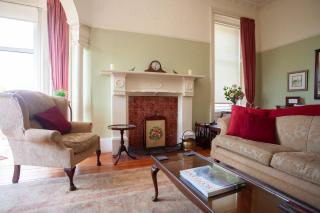 Elegant Victorian Apartment in Glasgow's West End - 4