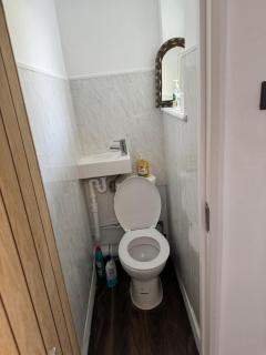 Large Rooms with Desk, Gardens & Great Transport - 1