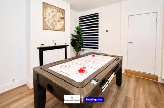 2 Bedroom House By Prospergress Property Short Lets & Serviced Accommodation Coventry With Parking and Games - Parkside - 5