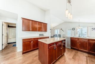 Gorgeous home in Newcastle close to many amenities - 1