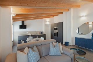 GoHost - The Corridor near the Station - 7