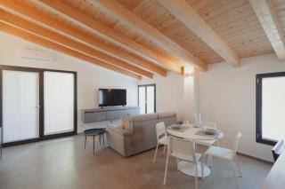 GoHost - The Corridor near the Station - 6