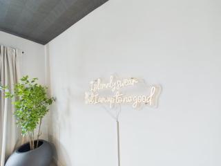 Hyve - Mahogany - Walk to Broadway - 6