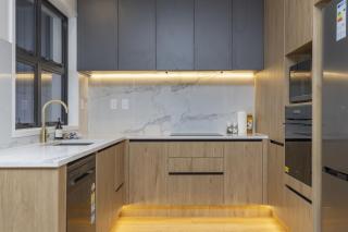 Lake Haven apartment 2 - superb location near lake and town - 2