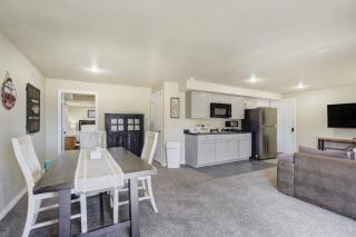 The Cozy Oak - Modern Basement Apartment - 0