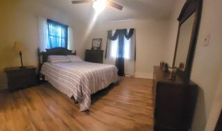 Central located large home on quiet wooded street - 9