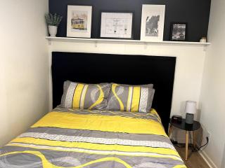 Yellow Door Retreat Minutes to Dwntwn - 7