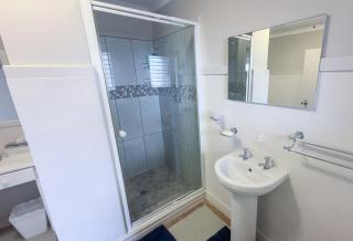 The Sandcastle - Apartment in Villa - 8