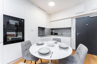 Rentero Fresh Apartment next to Prague City Center - 1