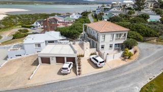 The Sandcastle - Apartment in Villa - 2