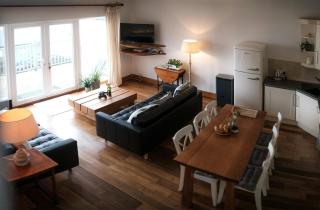 Beach Hut Apartment Llangrannog - 8