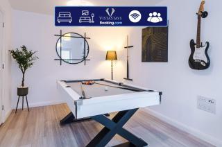 3BDR House By Vista Stays Short Lets & Serviced Accommodation Manchester With Pool Table and Driveway Parking - 0