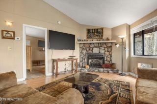 Hideaway Chalet - Hot Tub in the Treetops, Arcade Games, + Close to Ober Mountain! - 7