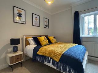 Thameside Fulham Garden Flat - 2 Bedrooms Sleeps 6 - 1