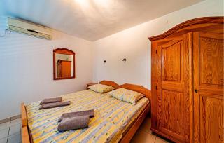 Gorgeous Apartment In Viganj With Lake View - 1