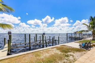 Dive into Fun & Tropical Vibes at Beach Retreat - Coral Beach Dream - 5