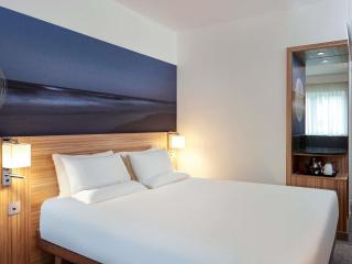 Novotel London Stansted Airport - 3