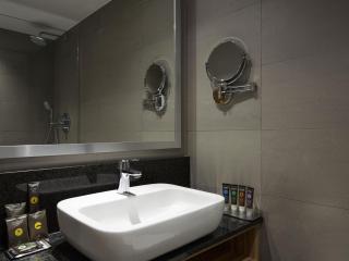Novotel London Stansted Airport - 2