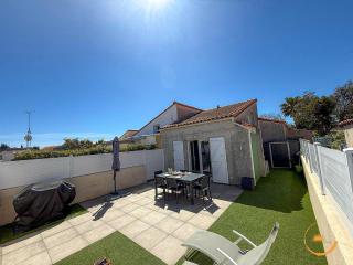 South Side, Pool, BBQ and AIR CONDITIONING - 1