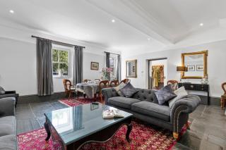 The Coach House - 3