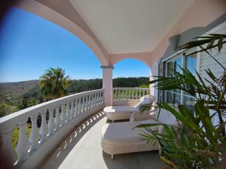 Villa Surga, a luxurious and exclusive romantic villa in the Algarve - 5