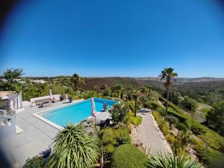 Villa Surga, a luxurious and exclusive romantic villa in the Algarve - 2