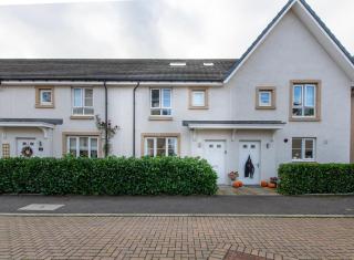 Elegant 4BR Home, Parking, City Centre, Sleeps7 - 4