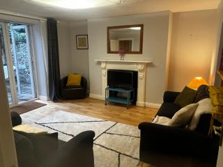 Spacious one bed apartment in the centre of Bray - 2