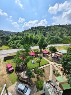 Rib Sweet Treetops Bed and Breakfast Tents 2 pax - 8