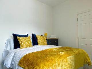 Full Private House Sleeping Up To 18 - Close To Seafront - 9
