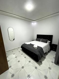 Top-Floor 2BR Bright & Cozy Tanger City Center - 7