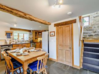 3 bed in Harrogate HH099 - 1