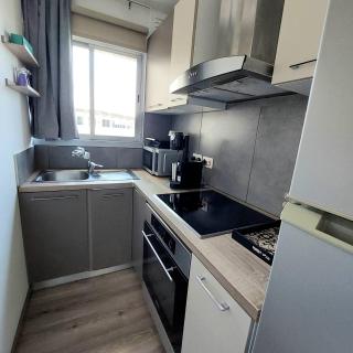 Central 1BR - Views - Deli Café - 1