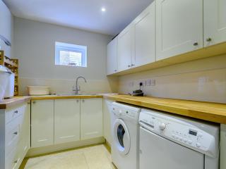 Coach House Cottage - 3