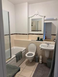 Spacious 2 Bed Apartment near Dublin Airport - 8